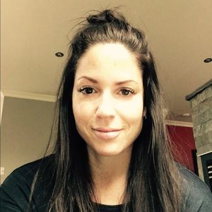 Meet your Posher, Dominique